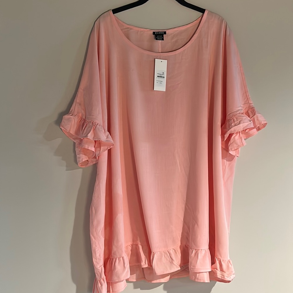 Evans Top with Ruffle bottom and sleeves